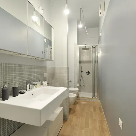 Crocetta Apartment דירה *